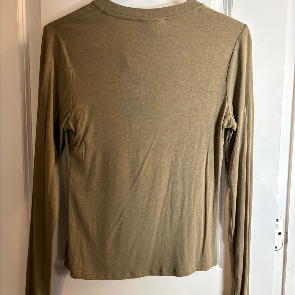 Universal Thread basic henley - Picture 2 of 2